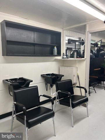 2304 W NORTH AVE #B, Baltimore, MD 21216