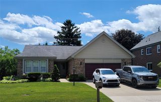 201 Sandalwood Drive, Rochester Hills, MI 48307