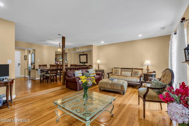 320 Harvard Place 320, Morganville, NJ 07751