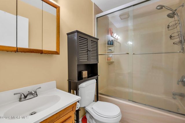 320 Harvard Place 320, Morganville, NJ 07751