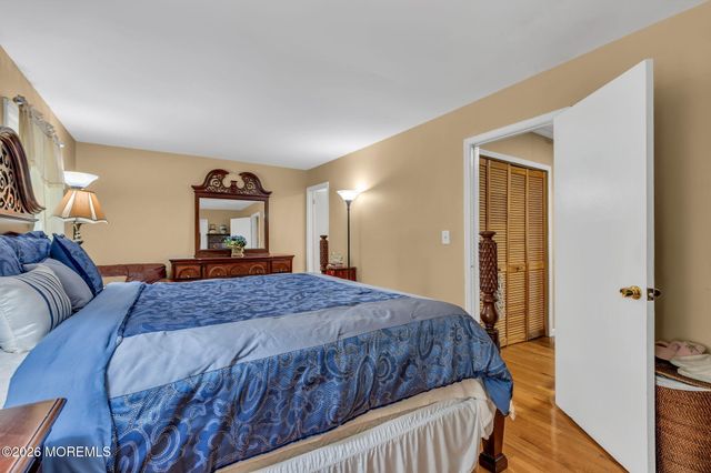 320 Harvard Place 320, Morganville, NJ 07751