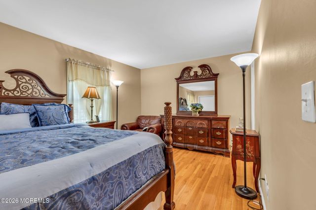 320 Harvard Place 320, Morganville, NJ 07751