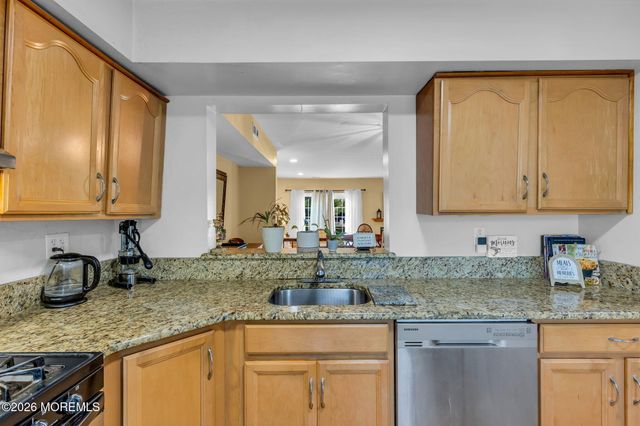 320 Harvard Place 320, Morganville, NJ 07751