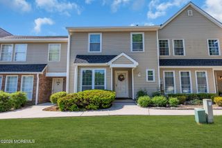 320 Harvard Place 320, Morganville, NJ 07751