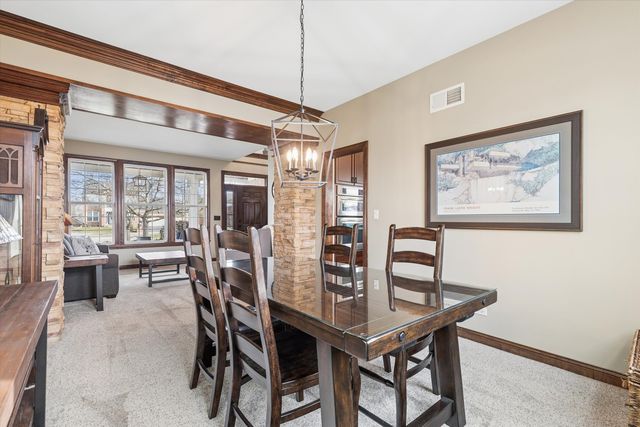 1 Mckenzie Court, Lake In The Hills, IL 60156