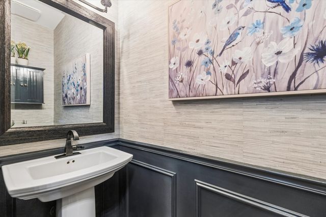 1 Mckenzie Court, Lake In The Hills, IL 60156