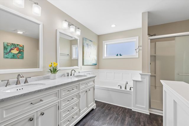 1 Mckenzie Court, Lake In The Hills, IL 60156