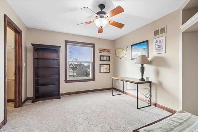 1 Mckenzie Court, Lake In The Hills, IL 60156