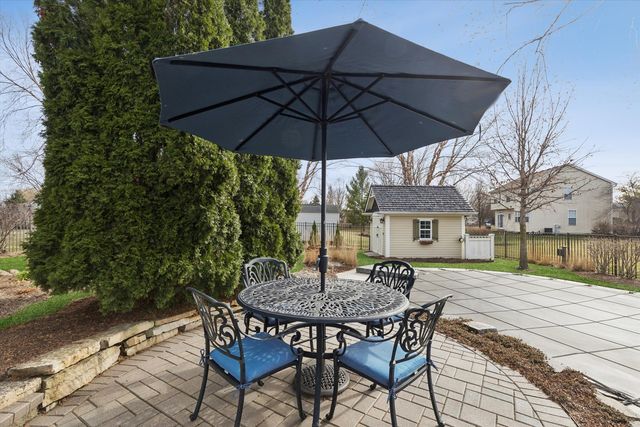 1 Mckenzie Court, Lake In The Hills, IL 60156