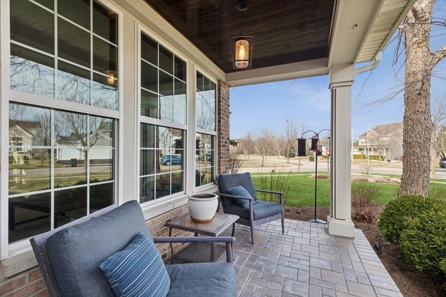 1 Mckenzie Court, Lake In The Hills, IL 60156