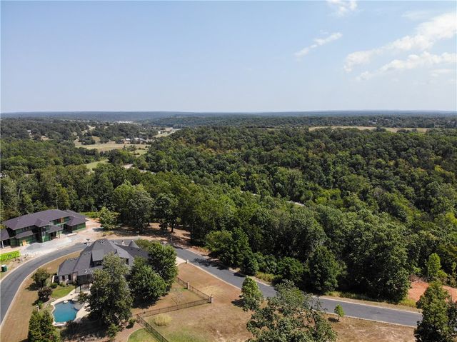 2802 Palisades Circle, Bentonville, AR 72712