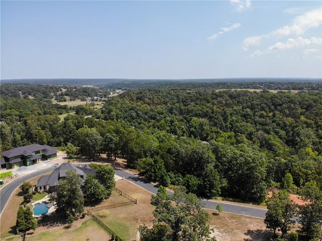 2802 Palisades Circle, Bentonville, AR 72712