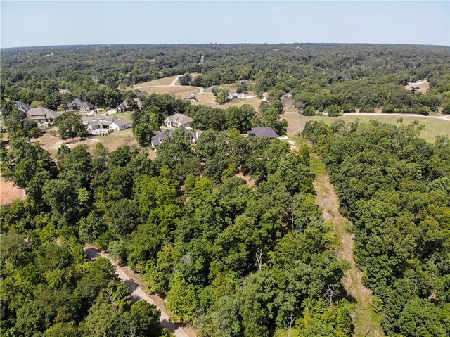 2802 Palisades Circle, Bentonville, AR 72712