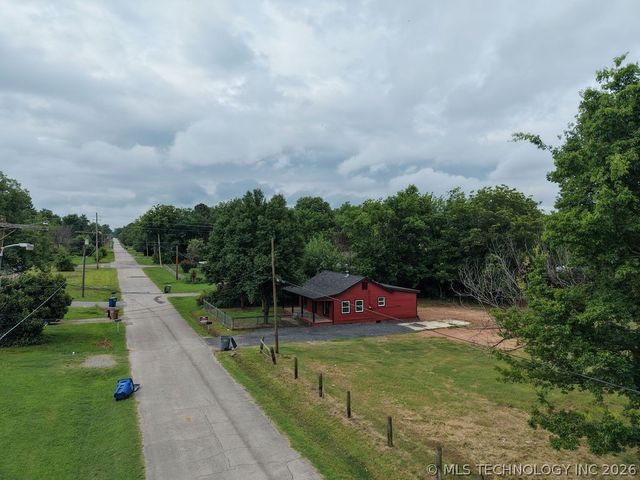 1011 N State Street, Wagoner, OK 74467