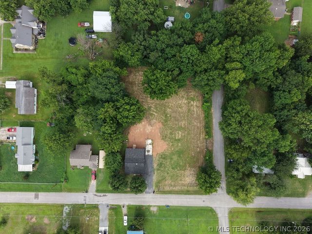 1011 N State Street, Wagoner, OK 74467