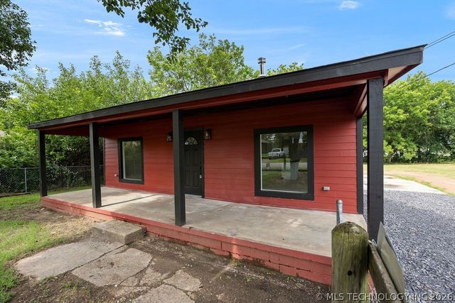 1011 N State Street, Wagoner, OK 74467