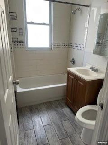 216-218 Sunset 1R, Newark, NJ 07106