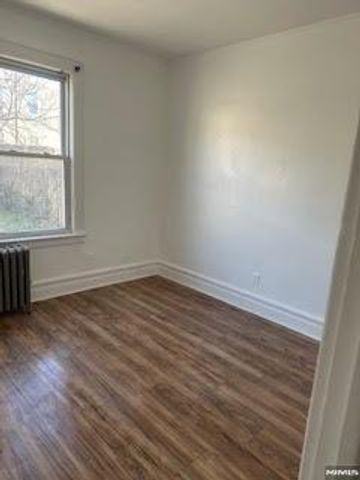 216-218 Sunset 1R, Newark, NJ 07106