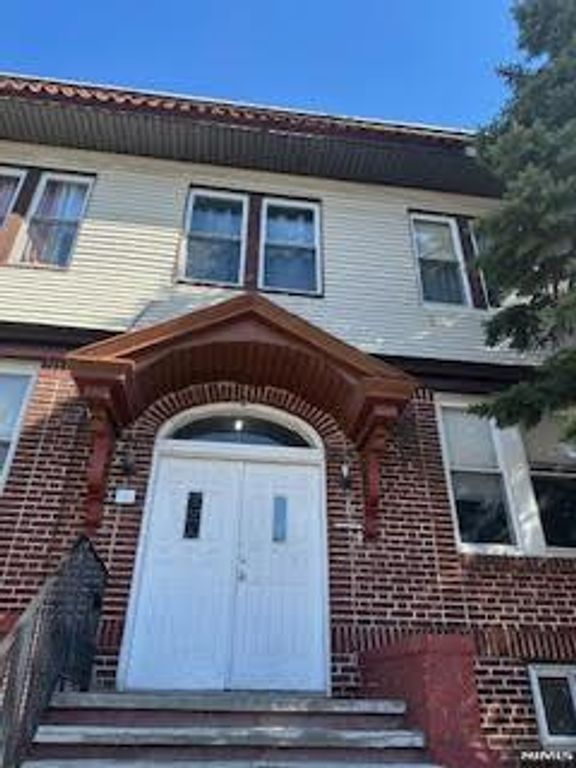 216-218 Sunset 1R, Newark, NJ 07106