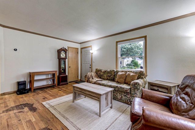 1715 E COLLEGE AVENUE, Appleton, WI 54915
