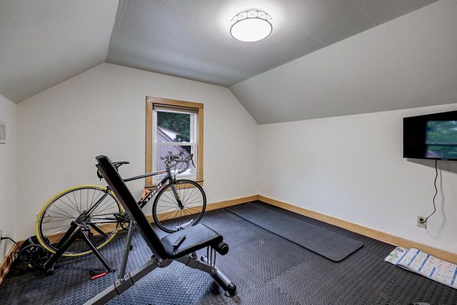 1715 E COLLEGE AVENUE, Appleton, WI 54915