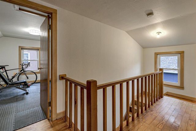 1715 E COLLEGE AVENUE, Appleton, WI 54915