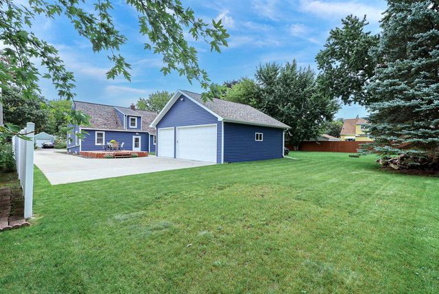 1715 E COLLEGE AVENUE, Appleton, WI 54915