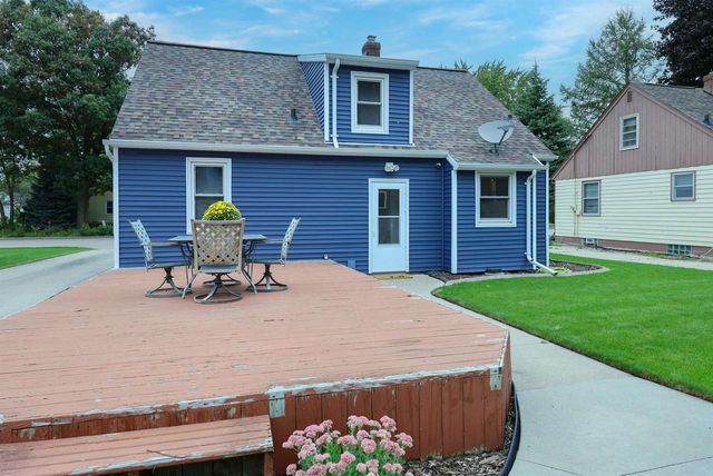 1715 E COLLEGE AVENUE, Appleton, WI 54915