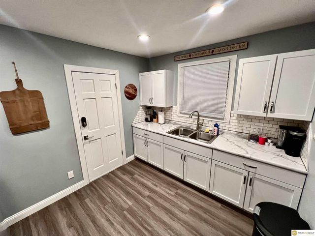 3009 S 24th Street, Omaha, NE 68108