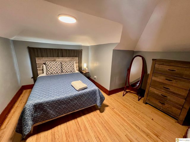 3009 S 24th Street, Omaha, NE 68108