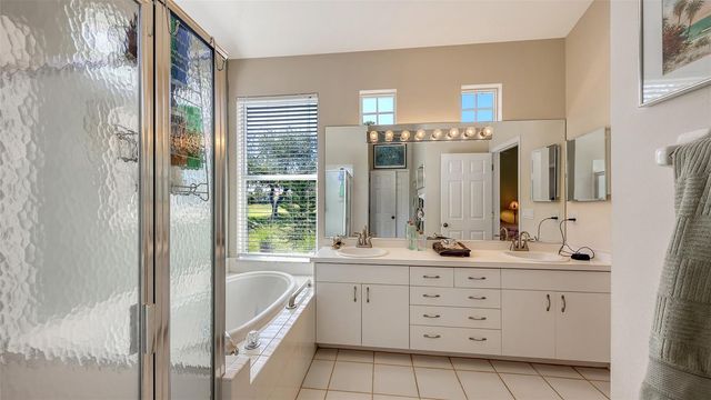 4062 CADDIE DRIVE E, Bradenton, FL 34203