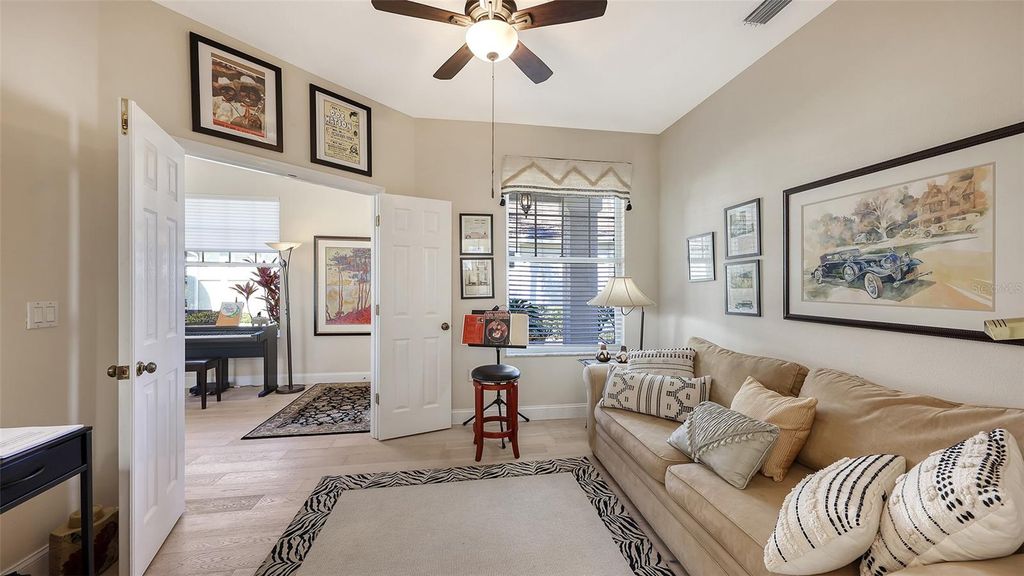 Image 7 of property listing at 4062 CADDIE DRIVE E, Bradenton, FL 34203