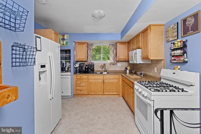 809 WOODLANE RD, Edgewater Park, NJ 08010