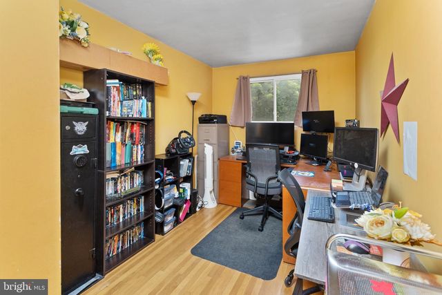 809 WOODLANE RD, Edgewater Park, NJ 08010