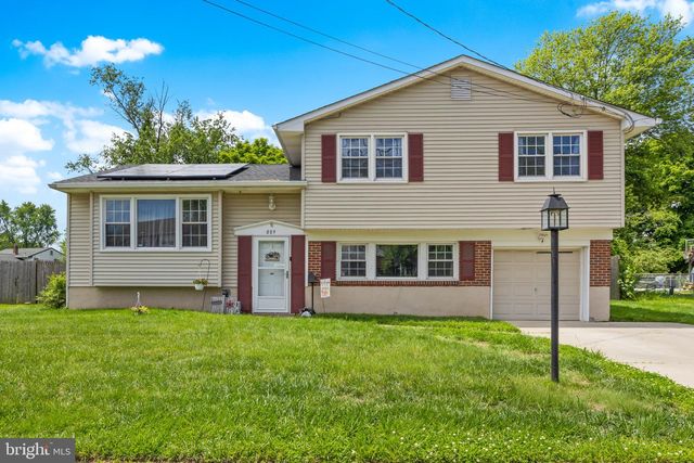 809 WOODLANE RD, Edgewater Park, NJ 08010