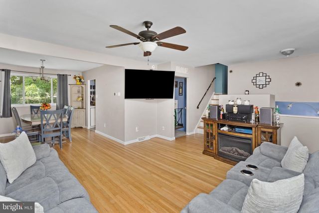 809 WOODLANE RD, Edgewater Park, NJ 08010