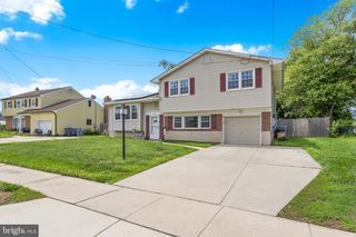 809 WOODLANE RD, Edgewater Park, NJ 08010