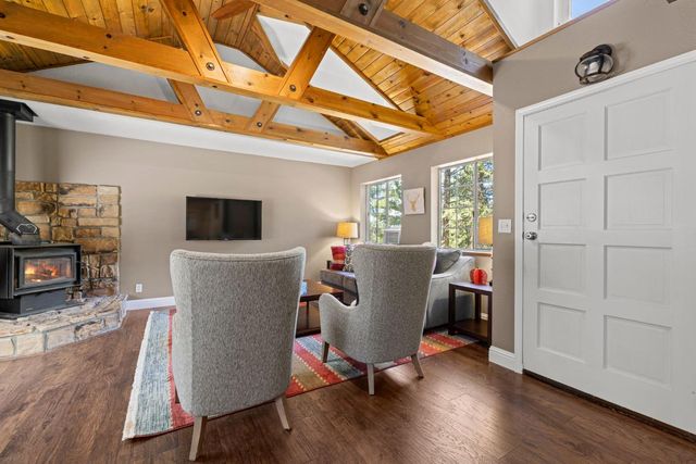 5768 Lupin Ln, Pollock Pines, CA 95726