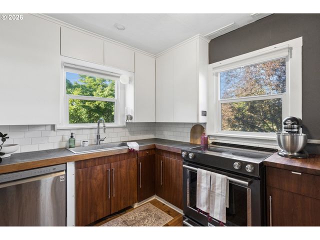 2015 E 29TH St, Vancouver, WA 98663