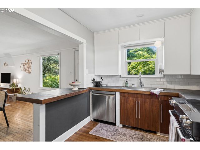2015 E 29TH St, Vancouver, WA 98663