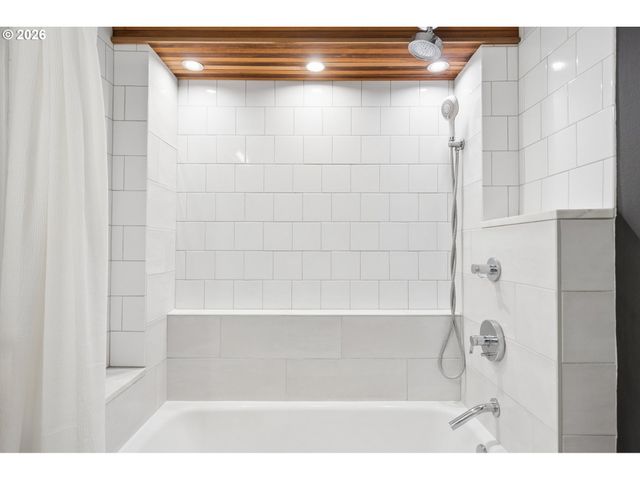 2015 E 29TH St, Vancouver, WA 98663
