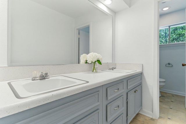 2401 Homedale CIR, Austin, TX 78704