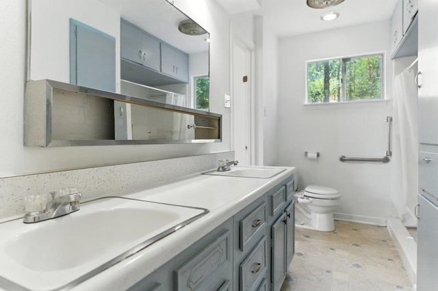 2401 Homedale CIR, Austin, TX 78704