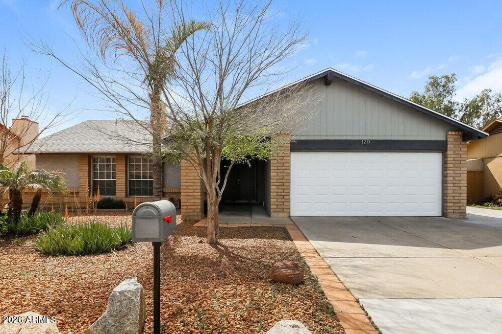 1213 W Stottler Drive, Chandler, AZ 85224