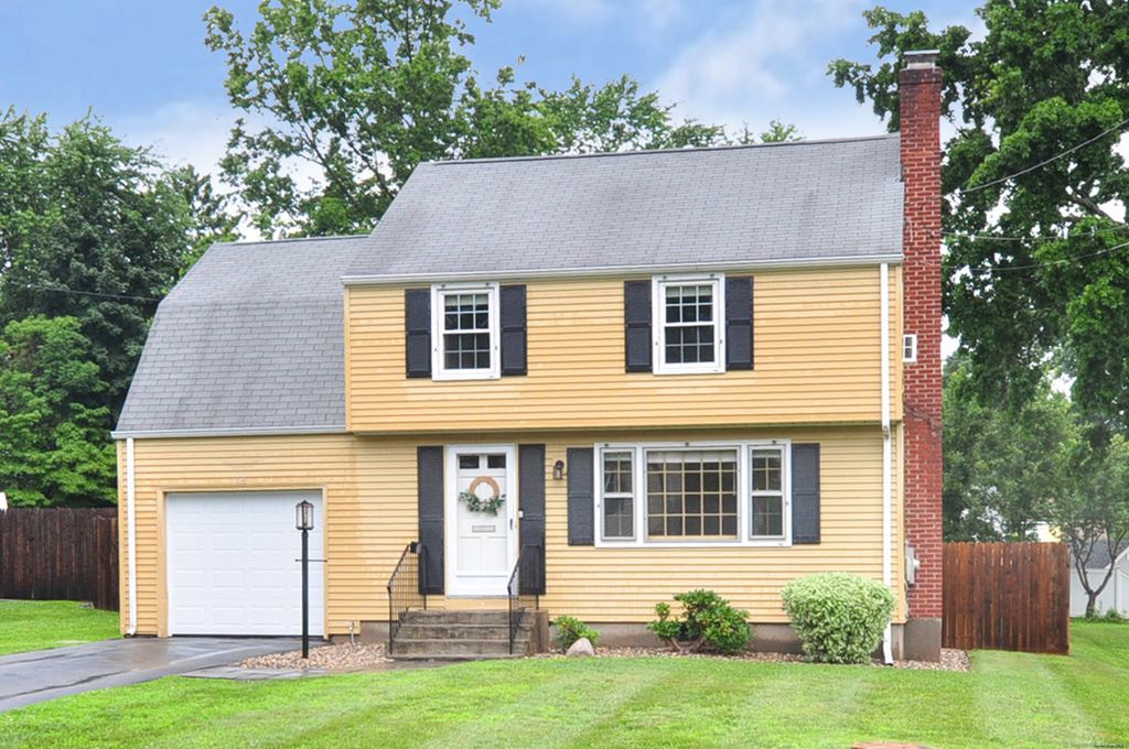 18 Greystone Road, West Hartford, CT 06107