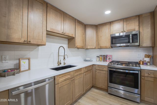 3451 E THUNDERBIRD Road, Phoenix, AZ 85032