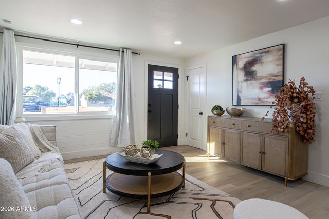 3451 E THUNDERBIRD Road, Phoenix, AZ 85032