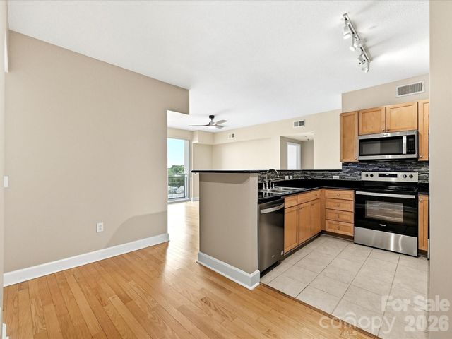 1315 East Boulevard 813, Charlotte, NC 28203