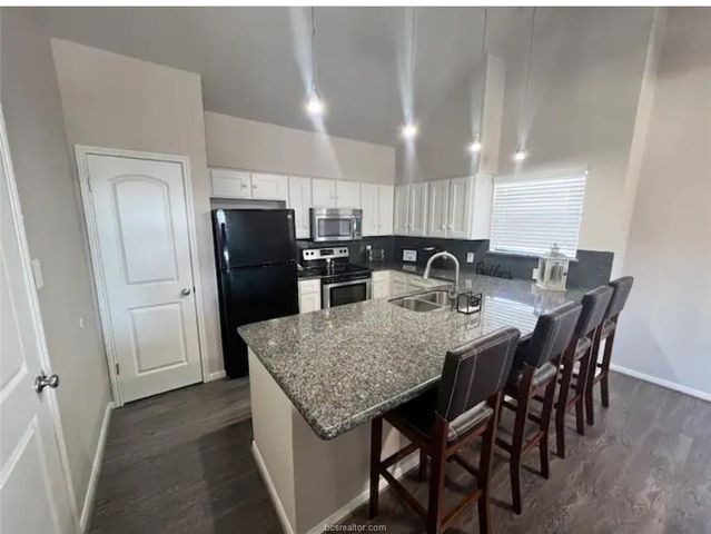 129 April Point Drive, Conroe, TX 77356
