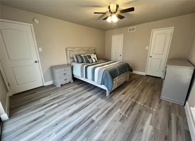 129 April Point Drive, Conroe, TX 77356